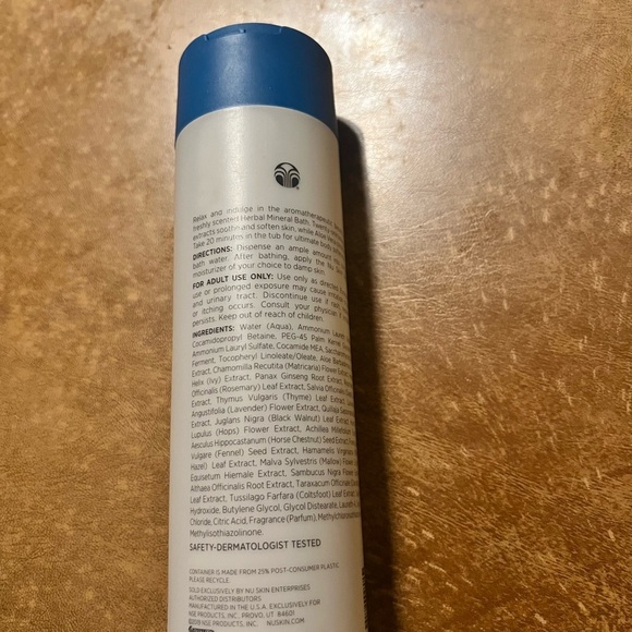Nuskin herbal mineral bath by Avon new and unopened - Picture 2 of 3